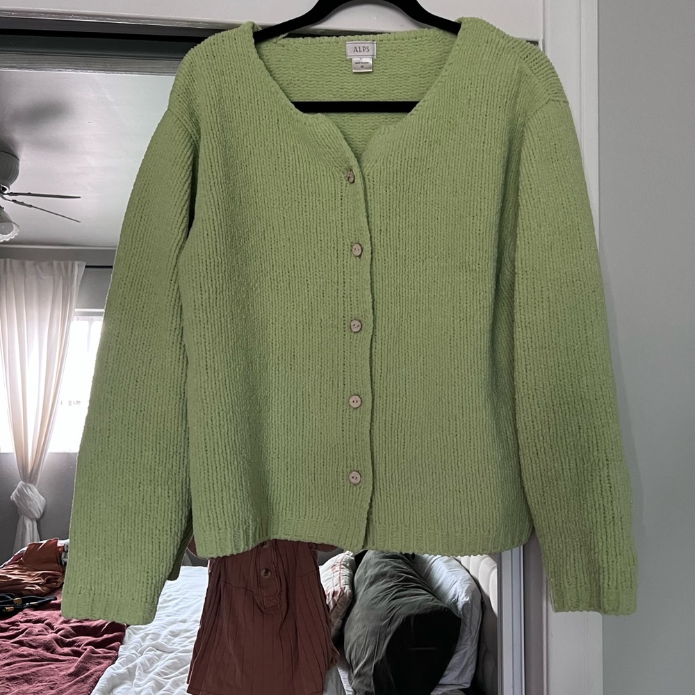 Vintage green sweater